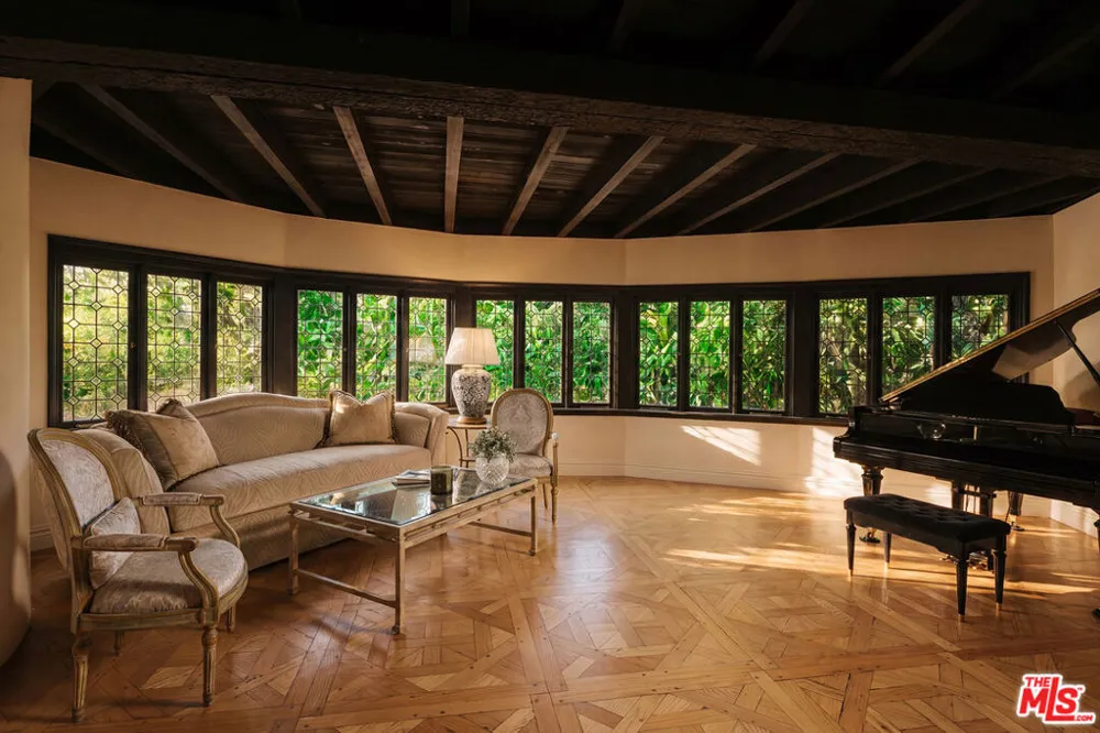 1027 Ridgedale Drive Beverly Hills, CA 90210