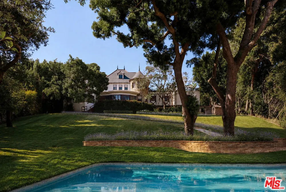 1027 Ridgedale Drive Beverly Hills, CA 90210
