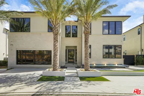 11761 Greenwood Drive