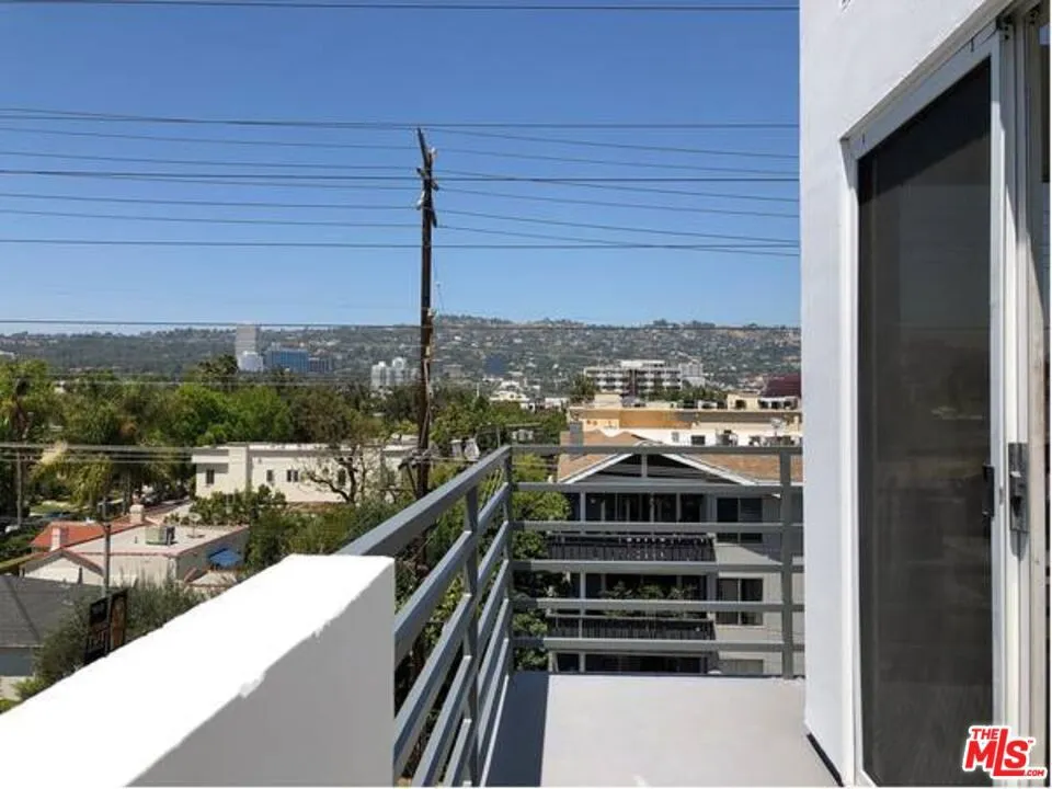 301 S SWALL DRIVE #203 Los Angeles, CA 90048