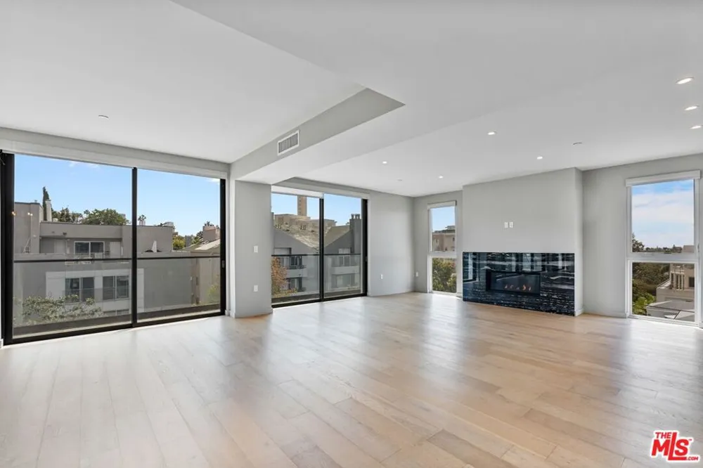 1621 Malcolm Avenue #401 Los Angeles, CA 90024