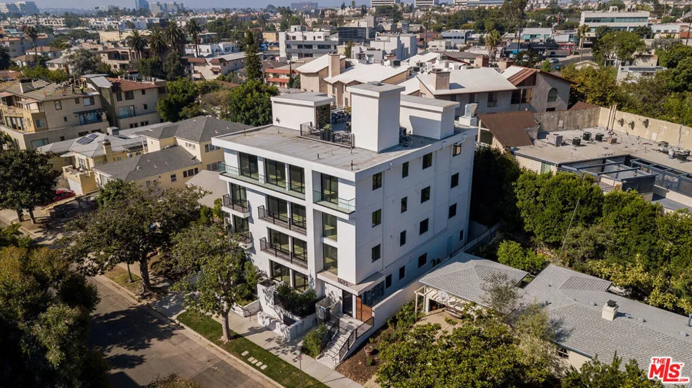 1621 Malcolm Avenue #401 Los Angeles, CA 90024