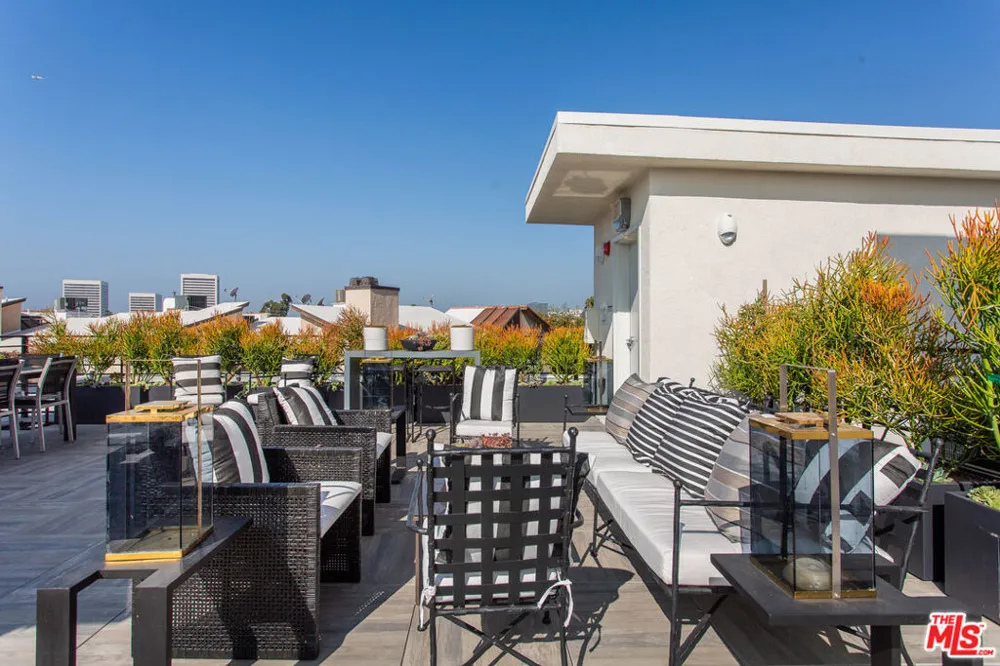 1621 Malcolm Avenue #401 Los Angeles, CA 90024