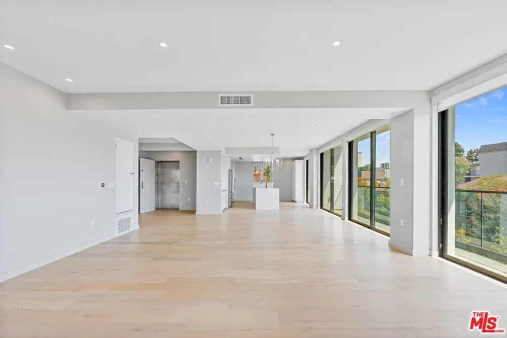 1621 Malcolm Avenue #401 Los Angeles, CA 90024