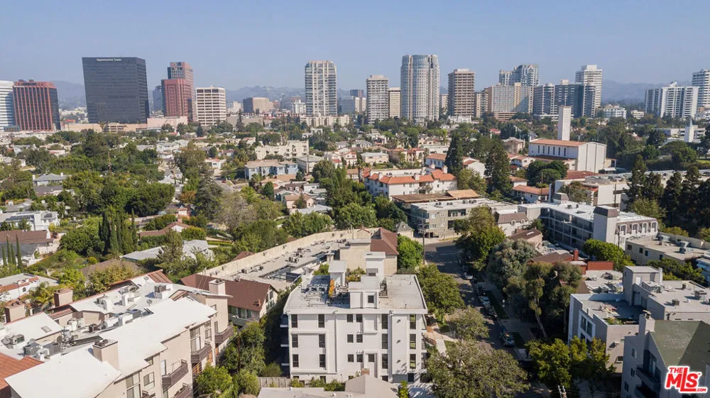 1621 Malcolm Avenue #401 Los Angeles, CA 90024