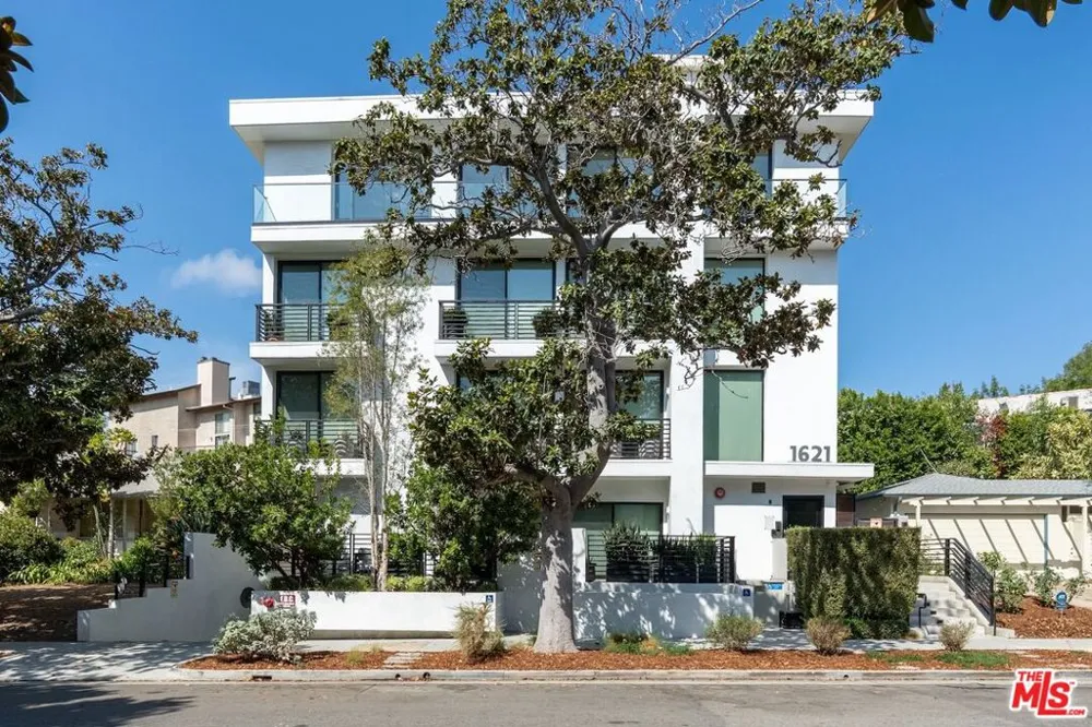 1621 Malcolm Avenue #401 Los Angeles, CA 90024