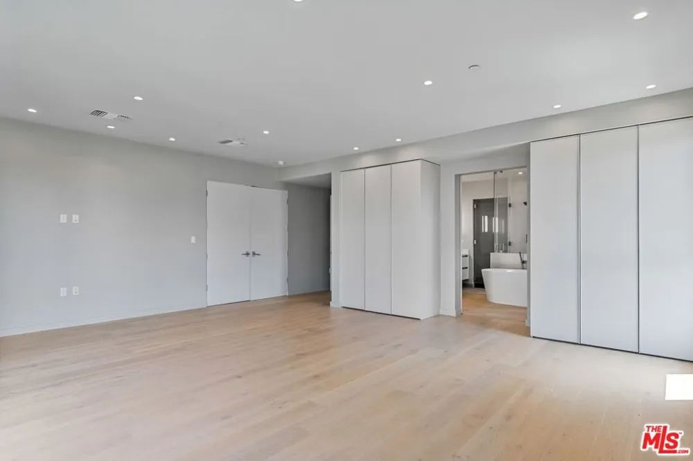 1621 Malcolm Avenue #401 Los Angeles, CA 90024