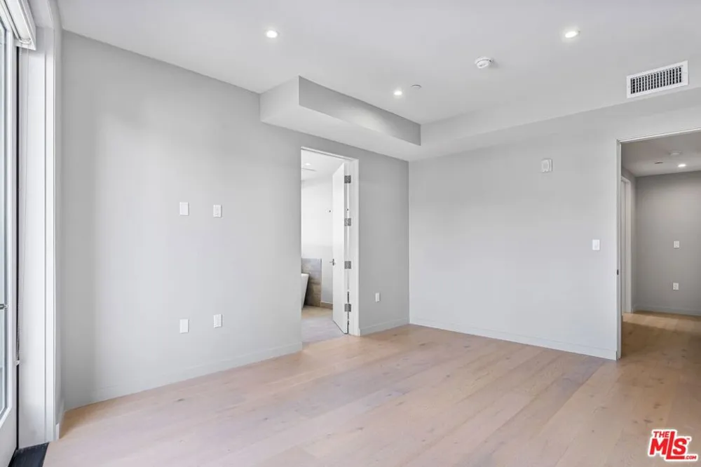 1621 Malcolm Avenue #401 Los Angeles, CA 90024