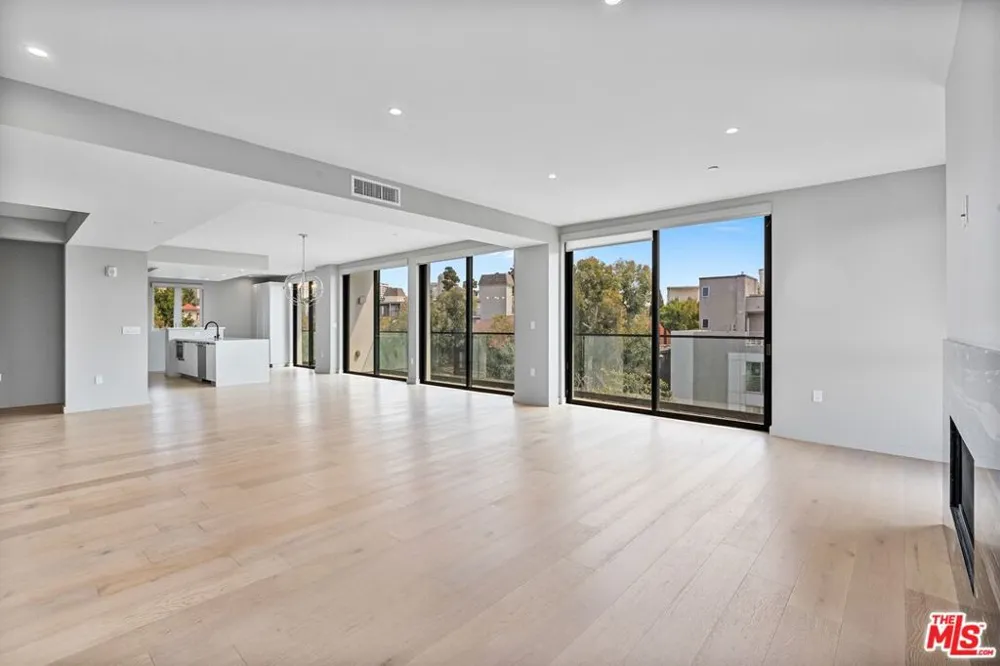 1621 Malcolm Avenue #401 Los Angeles, CA 90024