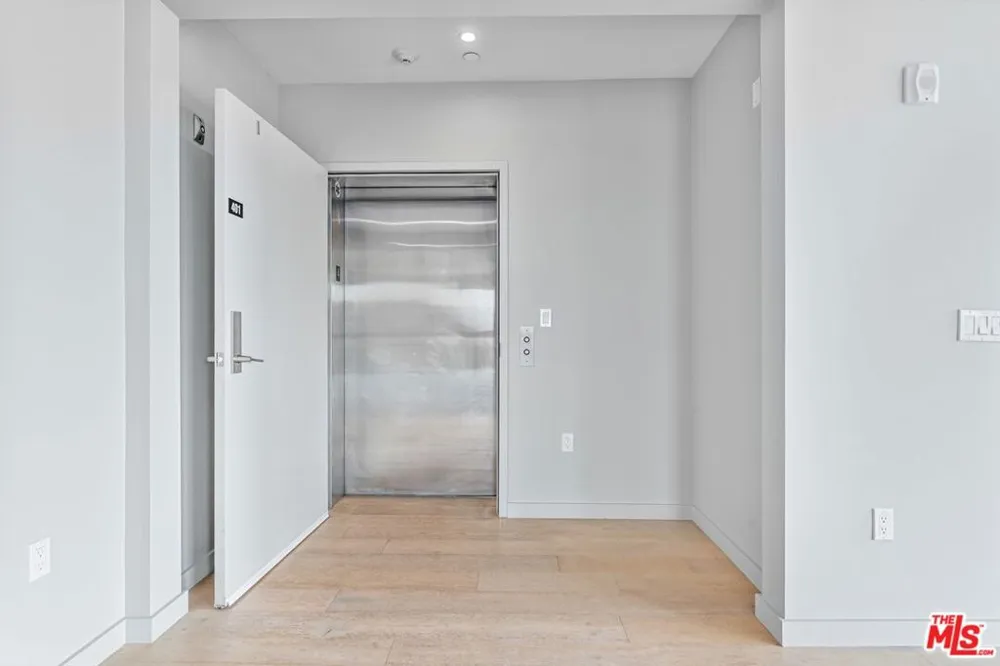 1621 Malcolm Avenue #401 Los Angeles, CA 90024