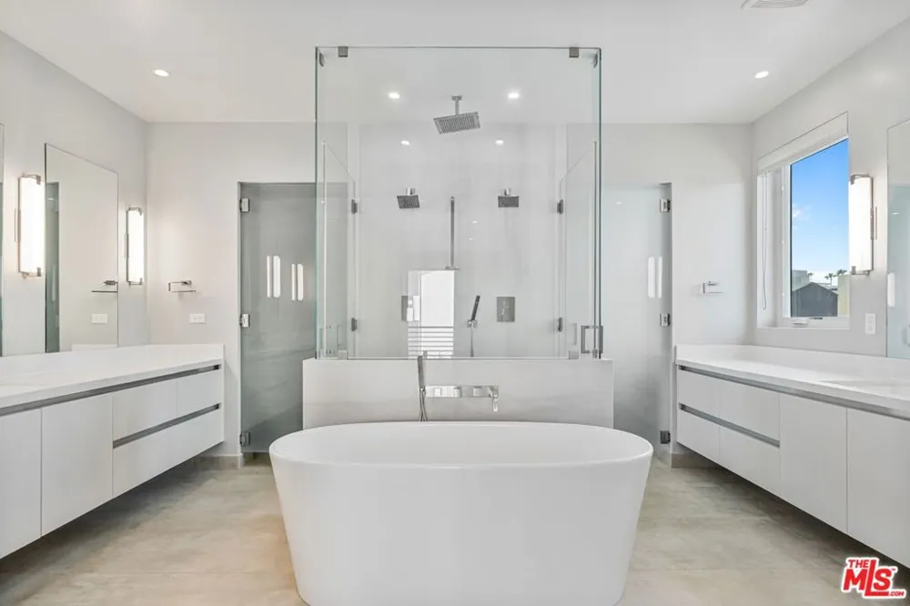 1621 Malcolm Avenue #401 Los Angeles, CA 90024