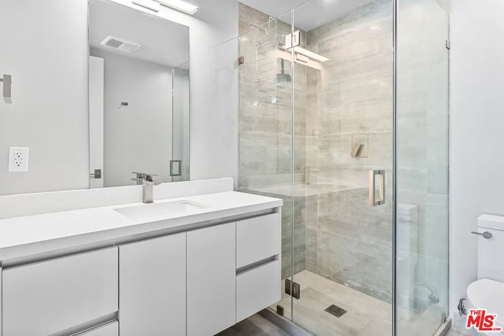 1621 Malcolm Avenue #401 Los Angeles, CA 90024