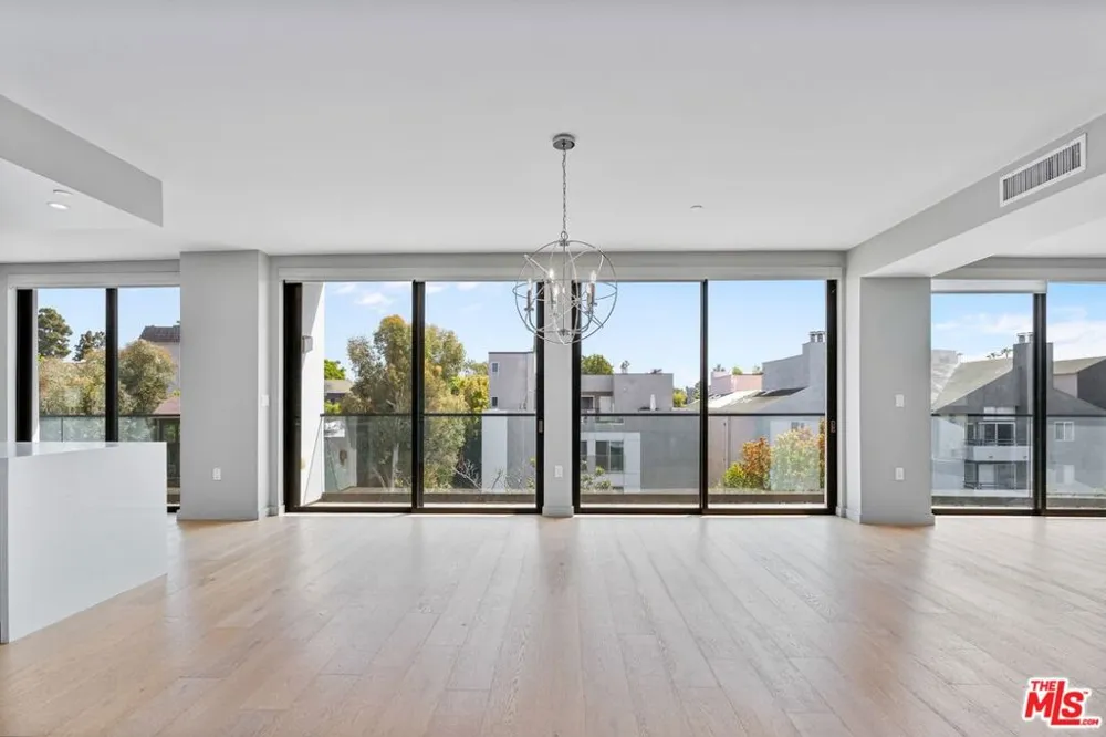 1621 Malcolm Avenue #401 Los Angeles, CA 90024