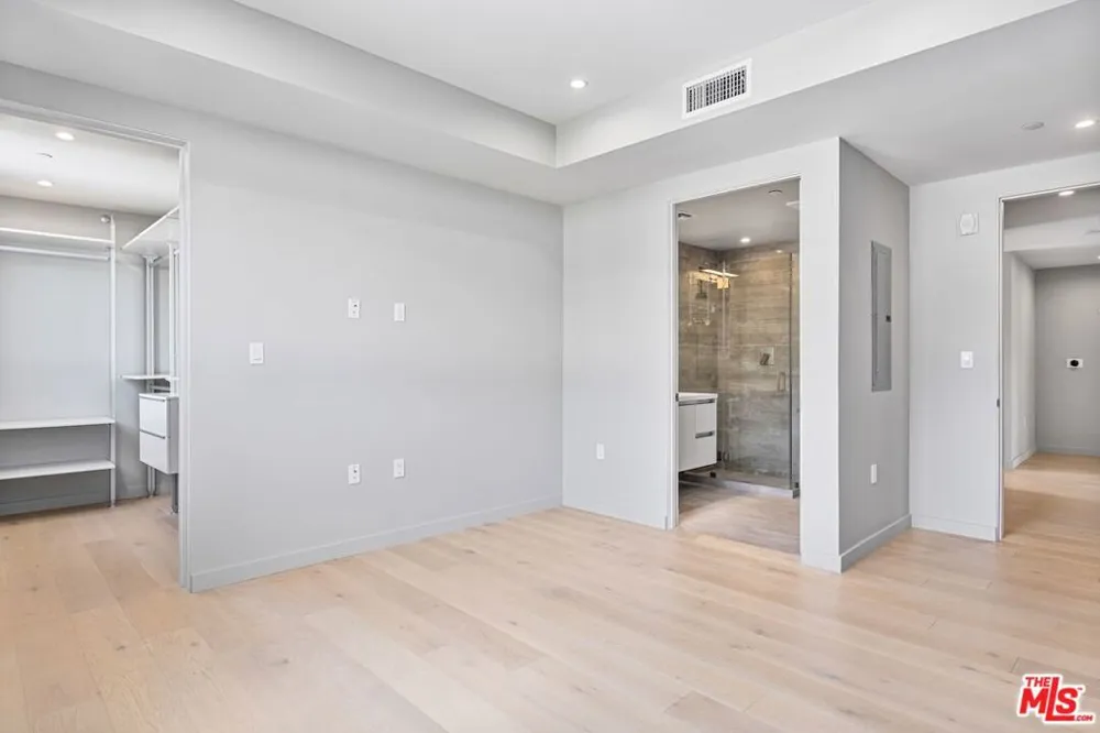 1621 Malcolm Avenue #401 Los Angeles, CA 90024