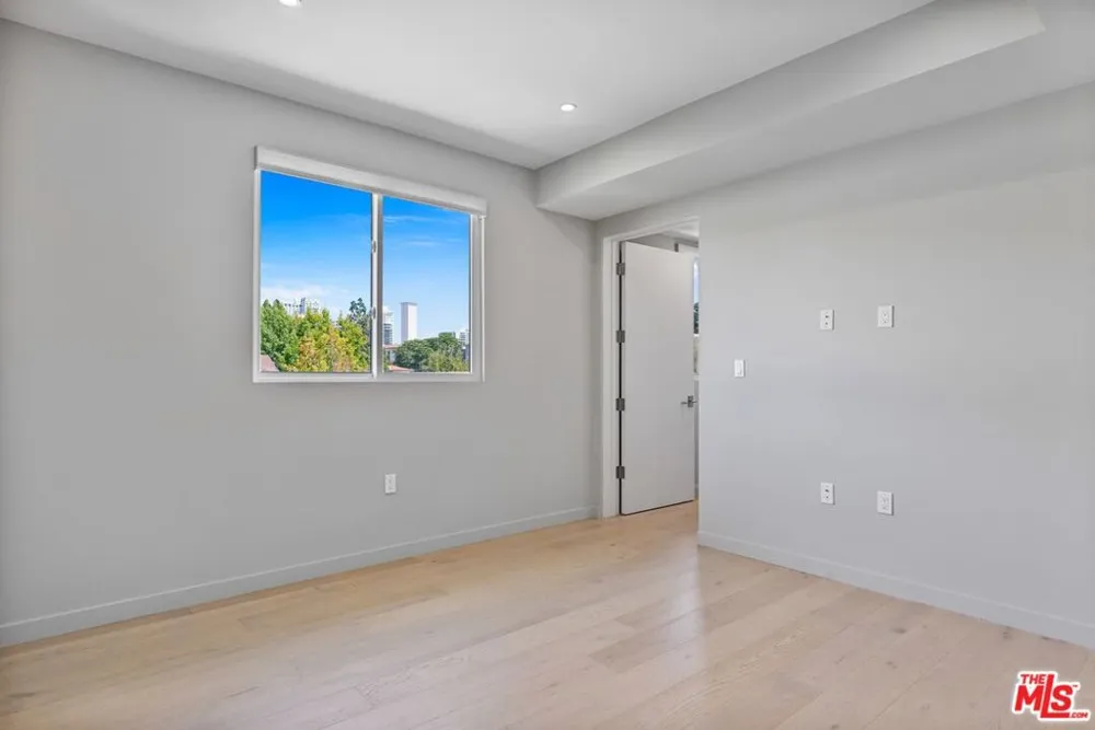 1621 Malcolm Avenue #401 Los Angeles, CA 90024