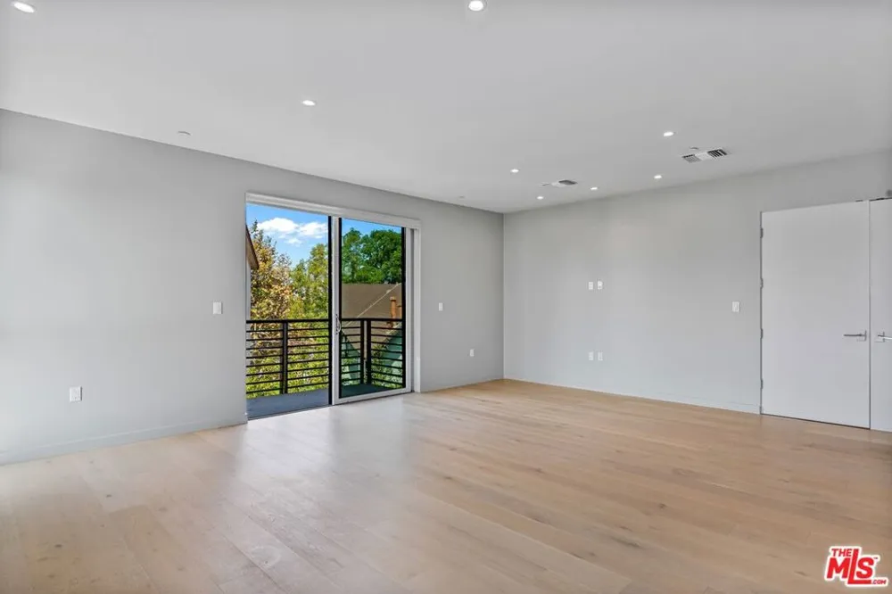 1621 Malcolm Avenue #401 Los Angeles, CA 90024