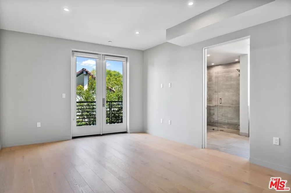 1621 Malcolm Avenue #401 Los Angeles, CA 90024