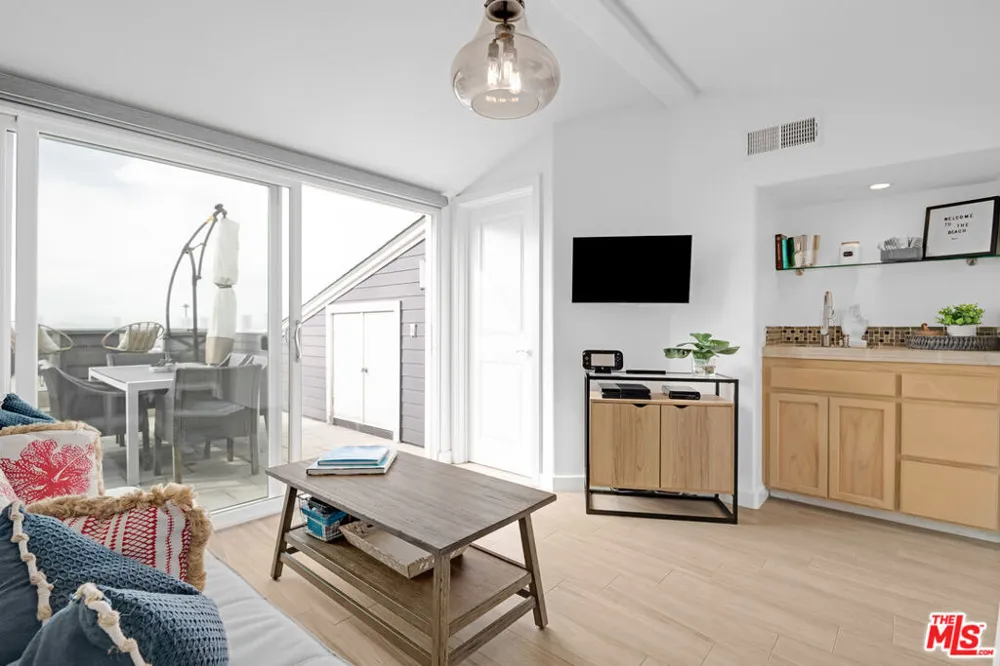 2400 W OCEANFRONT Newport Beach, CA 92663