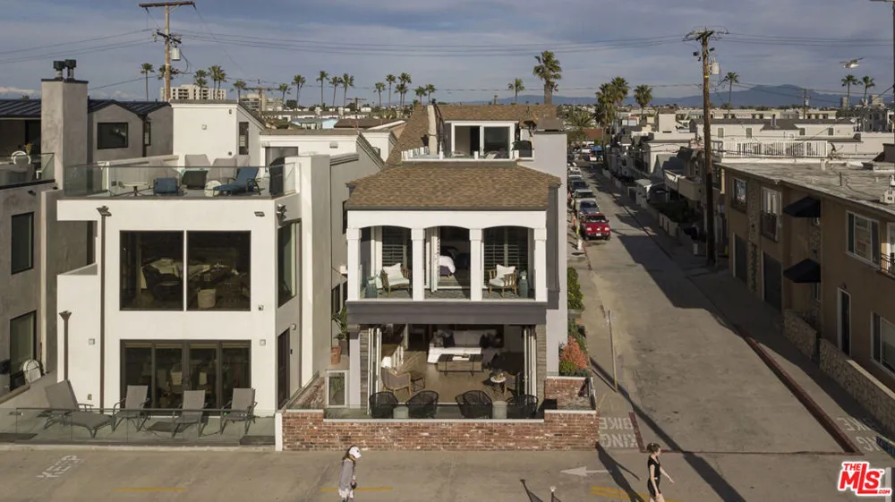 2400 W OCEANFRONT Newport Beach, CA 92663