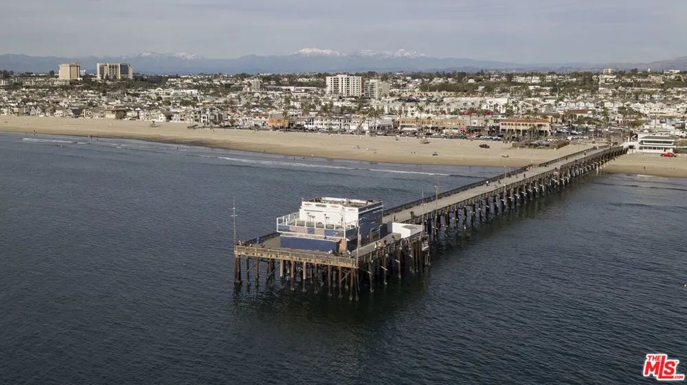 2400 W OCEANFRONT Newport Beach, CA 92663