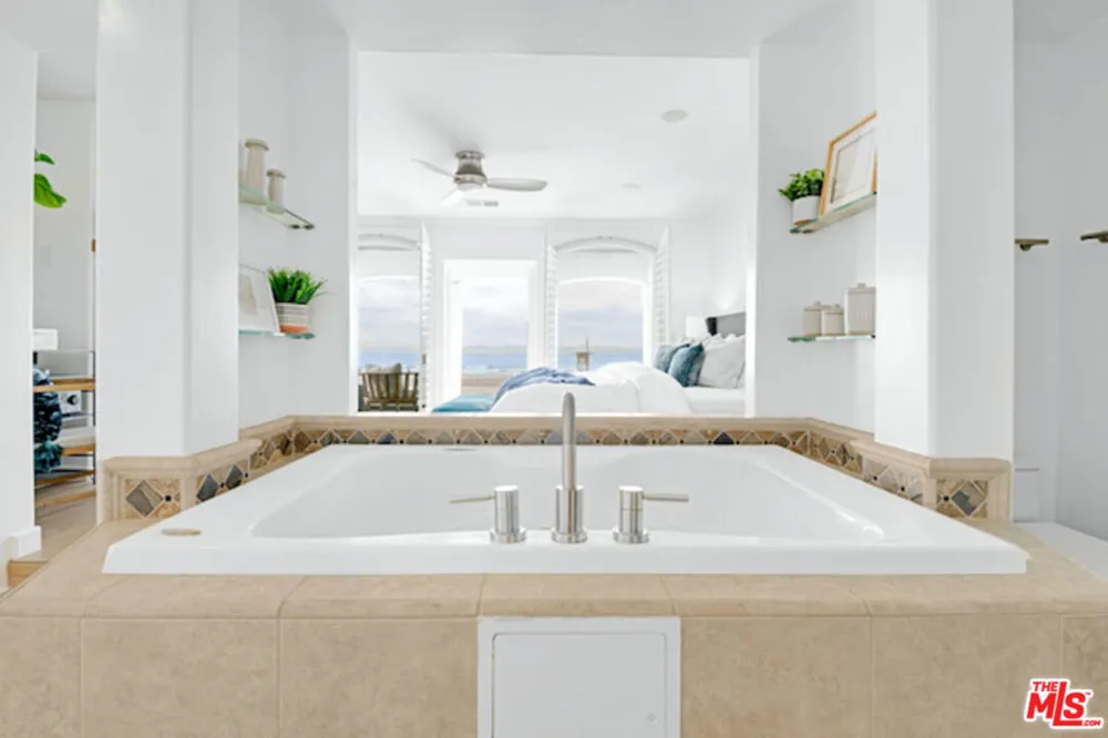 2400 W OCEANFRONT Newport Beach, CA 92663