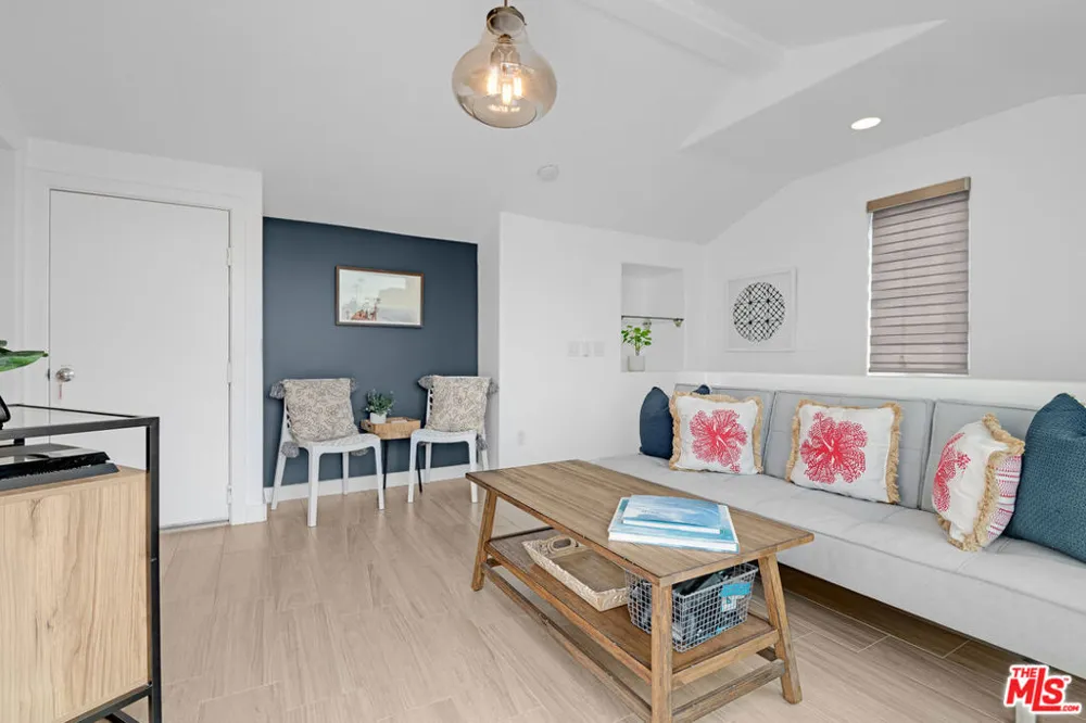 2400 W OCEANFRONT Newport Beach, CA 92663