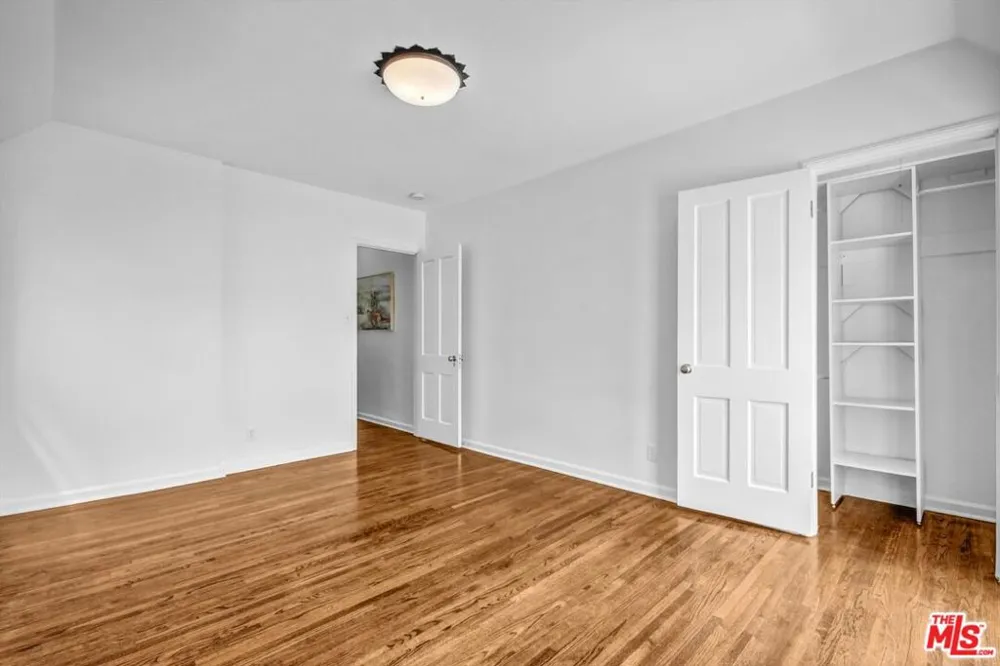 350 S Roxbury Drive Beverly Hills, CA 90212