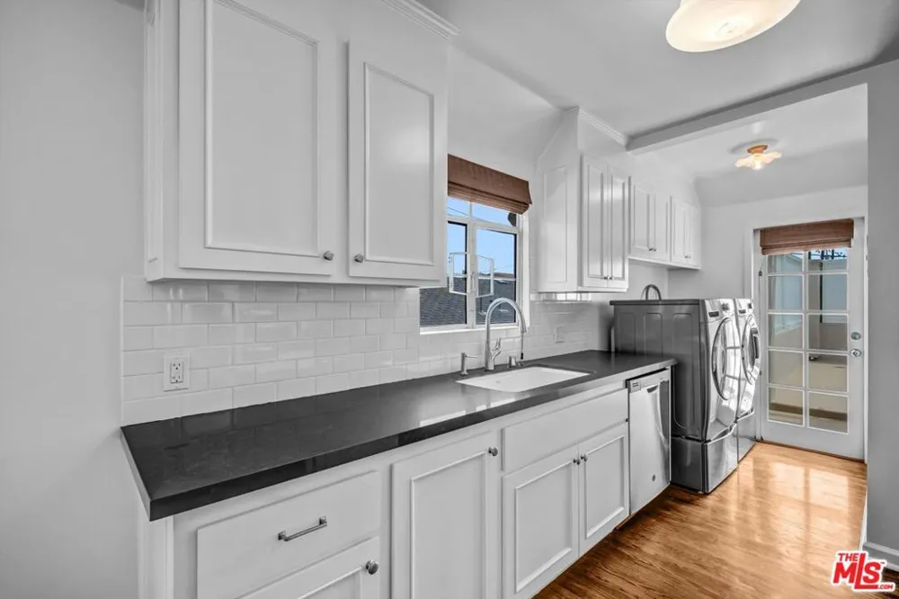 350 S Roxbury Drive Beverly Hills, CA 90212