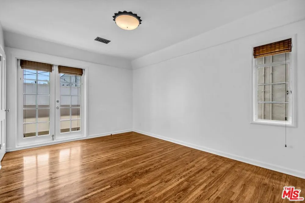 350 S Roxbury Drive Beverly Hills, CA 90212