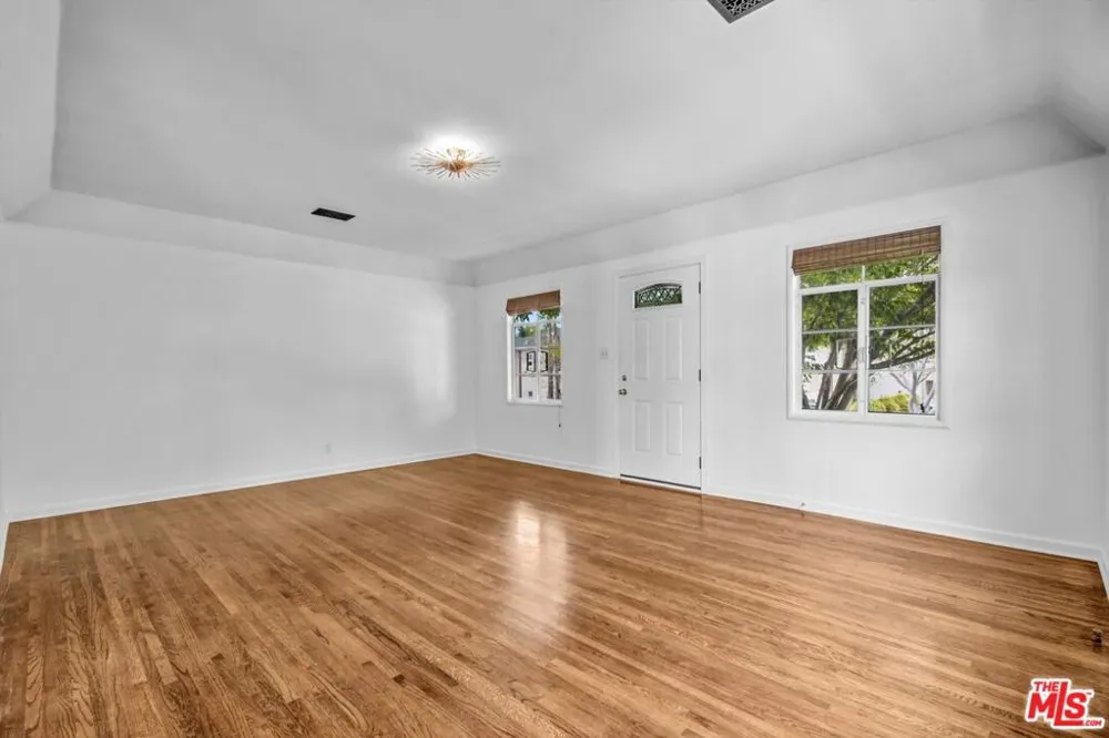 350 S Roxbury Drive Beverly Hills, CA 90212