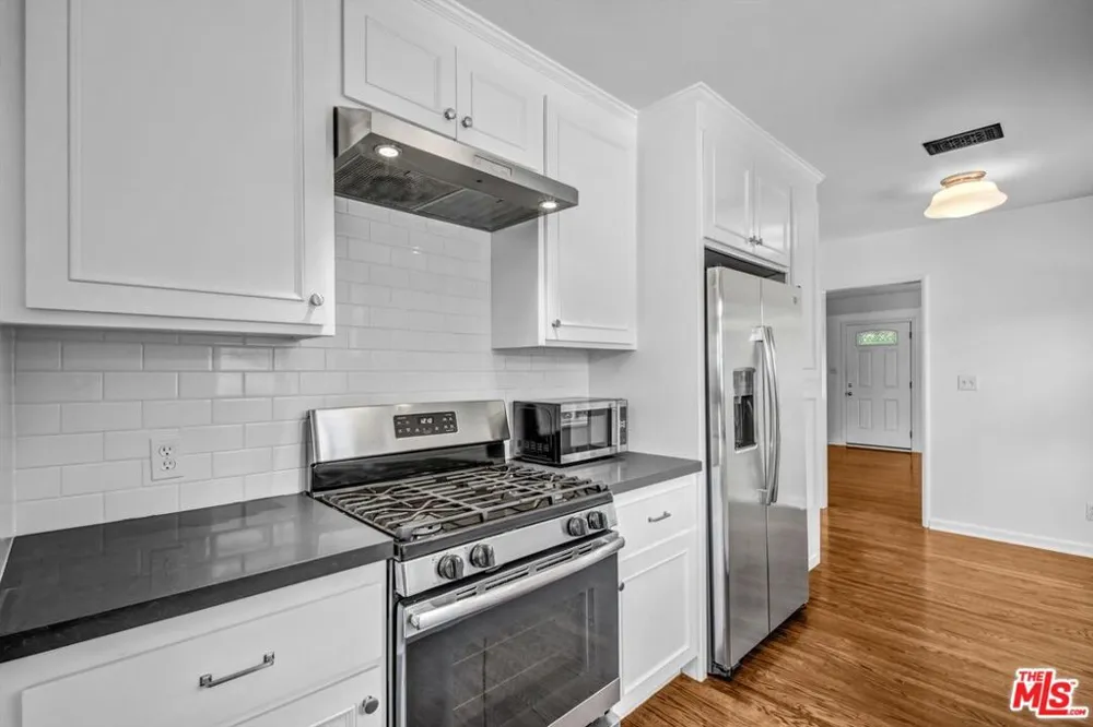 350 S Roxbury Drive Beverly Hills, CA 90212