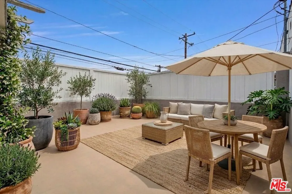 350 S Roxbury Drive Beverly Hills, CA 90212