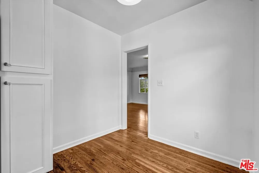 350 S Roxbury Drive Beverly Hills, CA 90212
