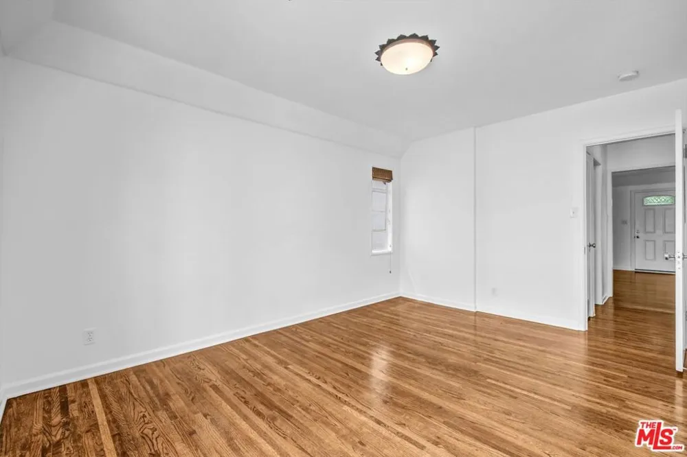 350 S Roxbury Drive Beverly Hills, CA 90212