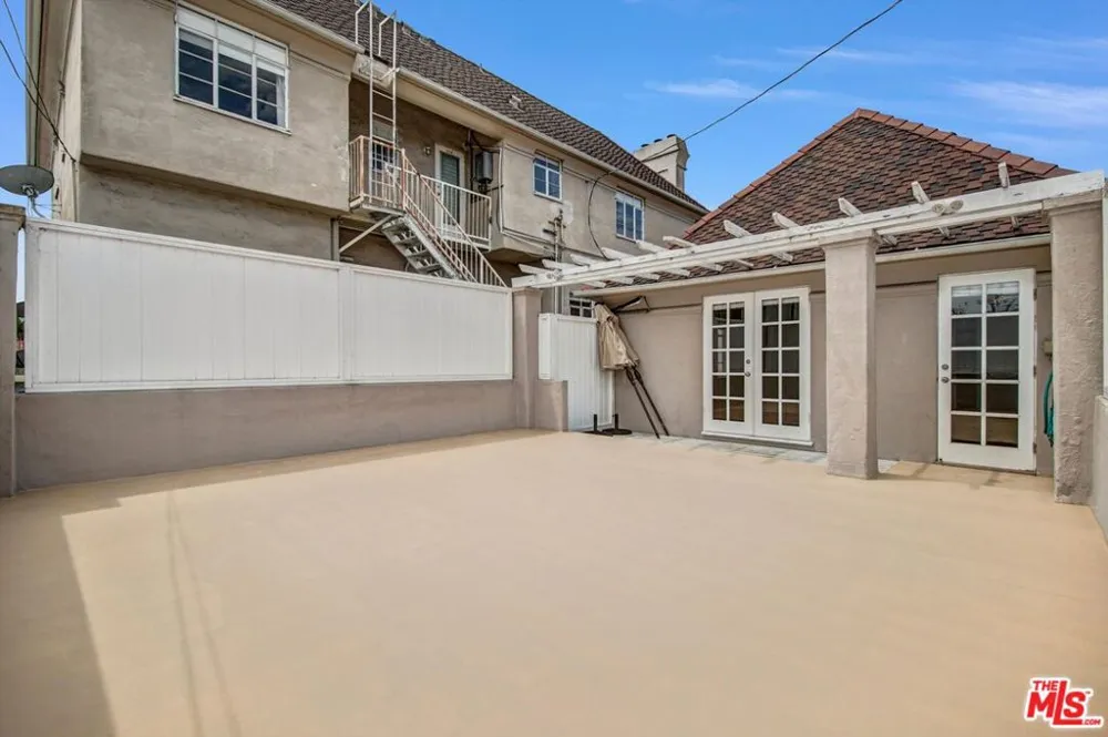 350 S Roxbury Drive Beverly Hills, CA 90212