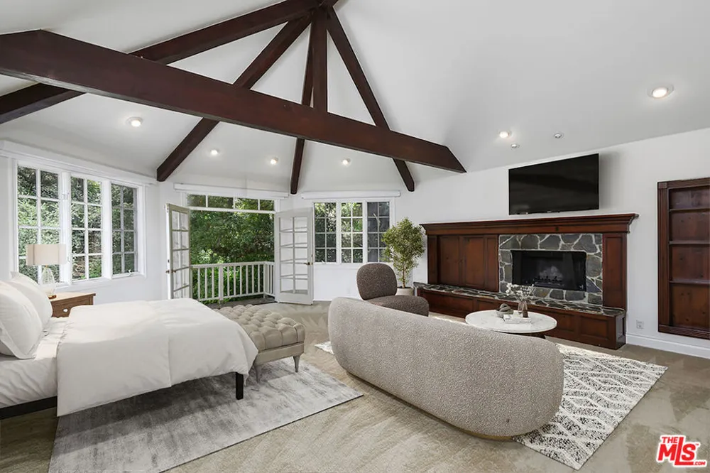 3254 OAKDELL ROAD Studio City, CA 91604