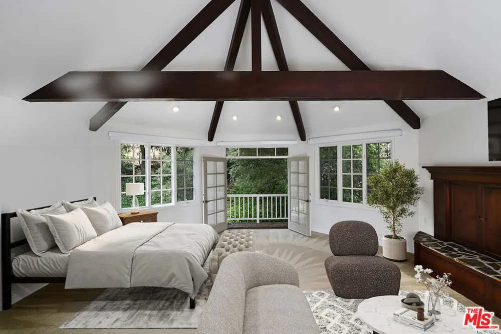 3254 OAKDELL ROAD Studio City, CA 91604
