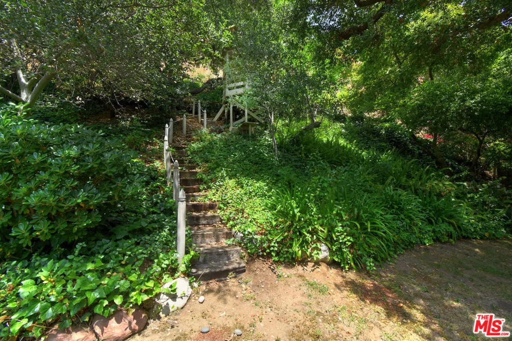 3254 OAKDELL ROAD Studio City, CA 91604