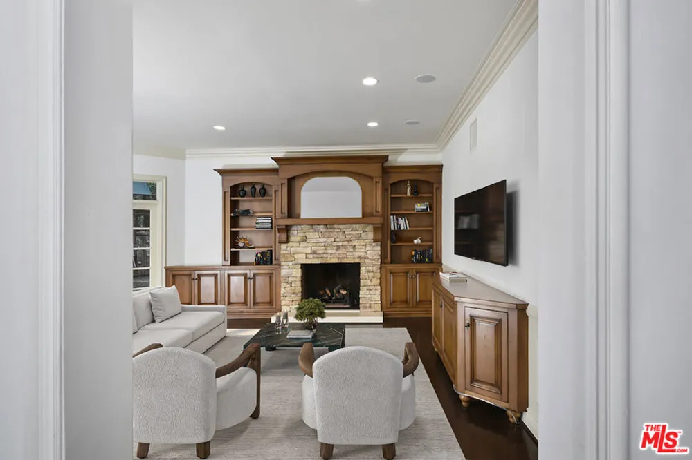 3254 OAKDELL ROAD Studio City, CA 91604