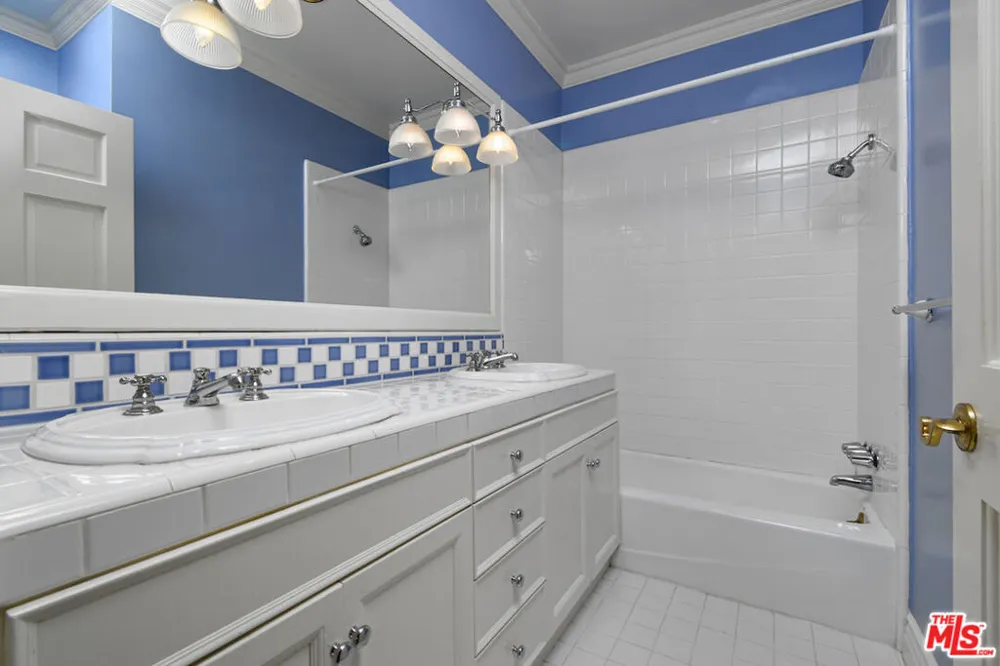 3254 OAKDELL ROAD Studio City, CA 91604
