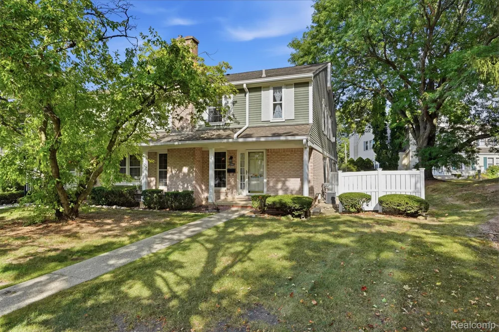 20842 E Glen Haven Circle Novi City, MI 48167