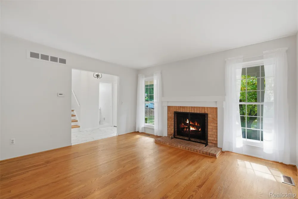 20842 E Glen Haven Circle Novi City, MI 48167