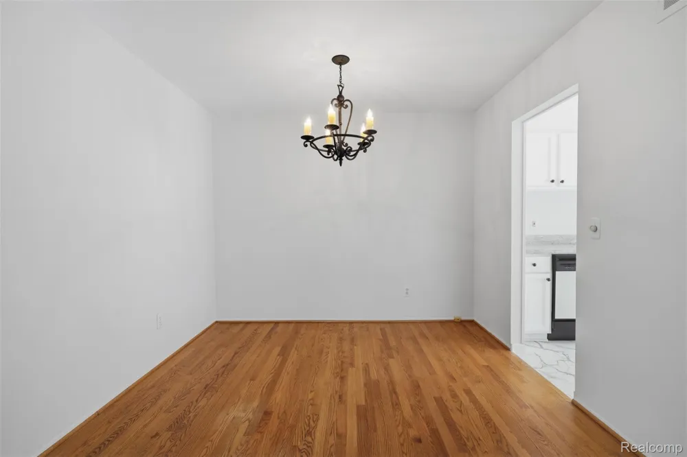 20842 E Glen Haven Circle Novi City, MI 48167