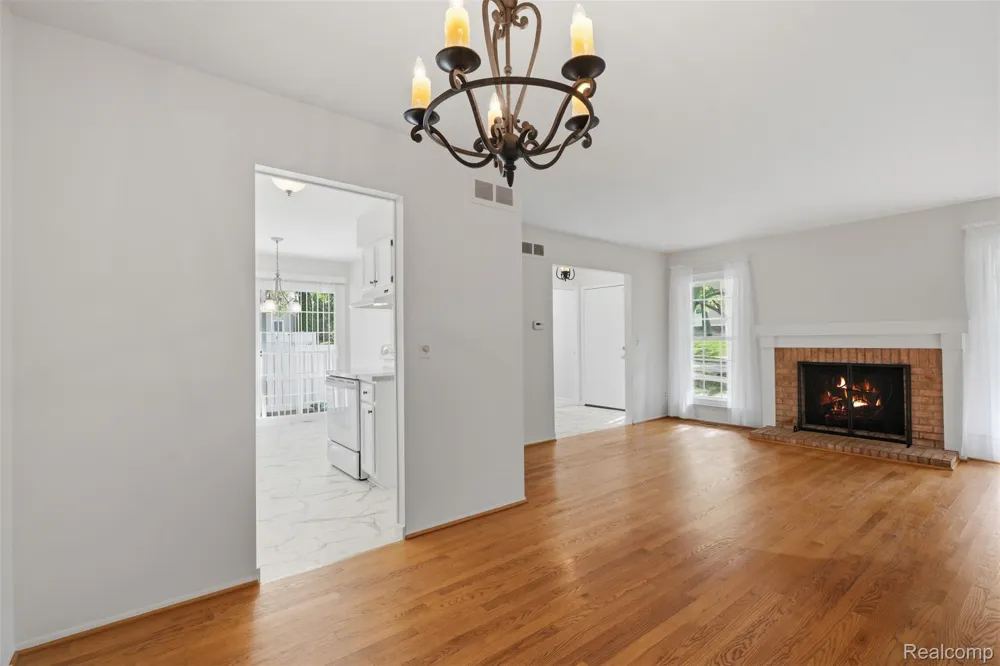 20842 E Glen Haven Circle Novi City, MI 48167