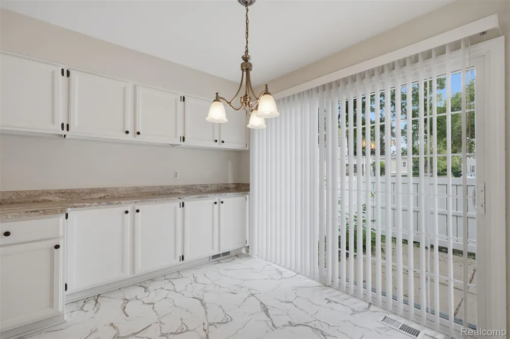20842 E Glen Haven Circle Novi City, MI 48167