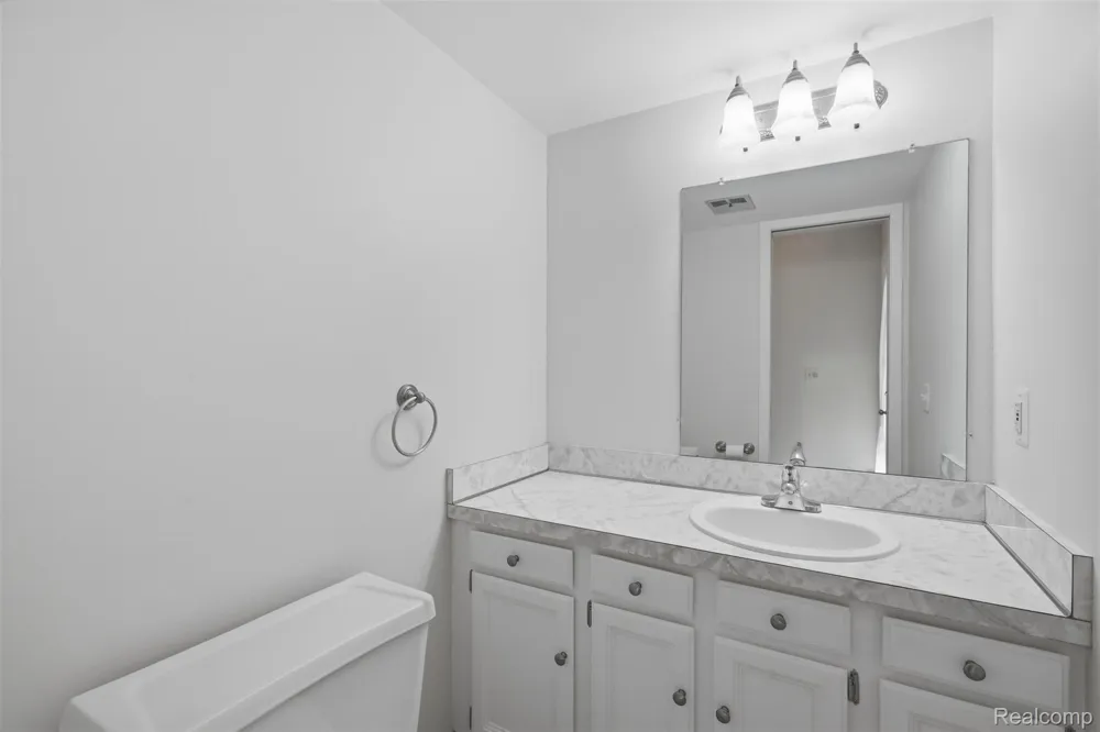 20842 E Glen Haven Circle Novi City, MI 48167