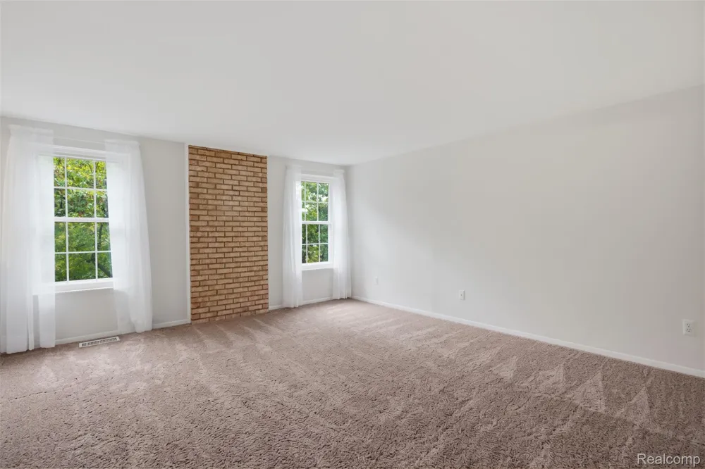 20842 E Glen Haven Circle Novi City, MI 48167