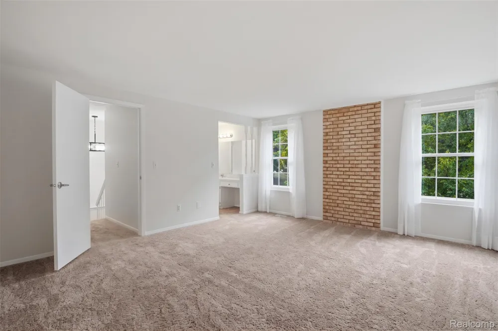 20842 E Glen Haven Circle Novi City, MI 48167