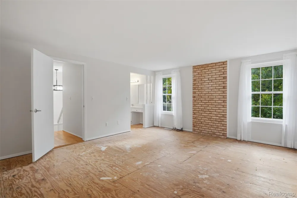 20842 E Glen Haven Circle Novi City, MI 48167