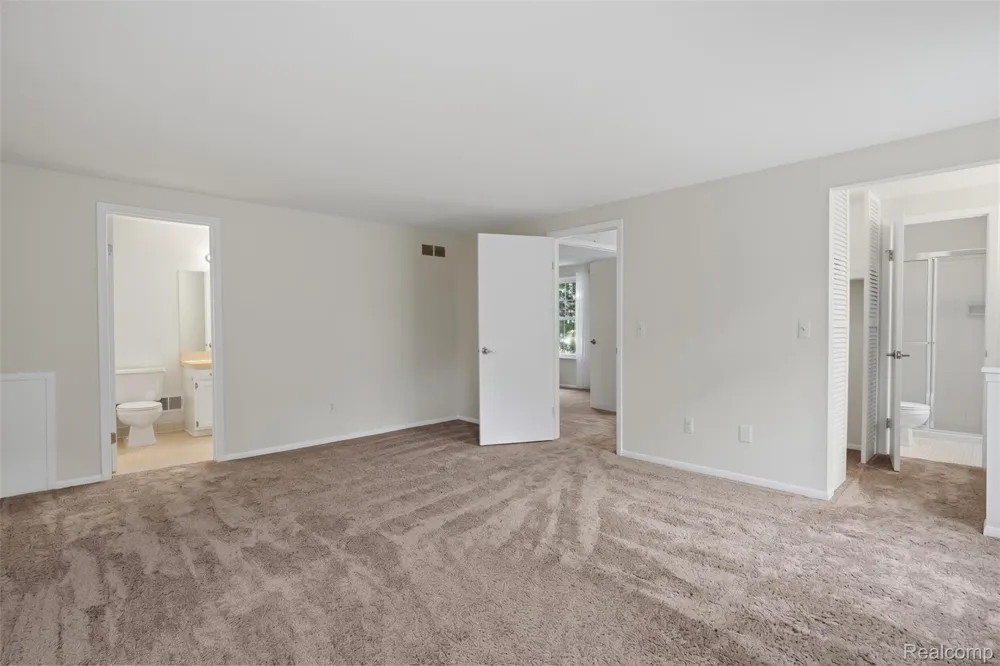 20842 E Glen Haven Circle Novi City, MI 48167